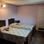 La Casa Gialla Rosazza, Biella Holiday home *