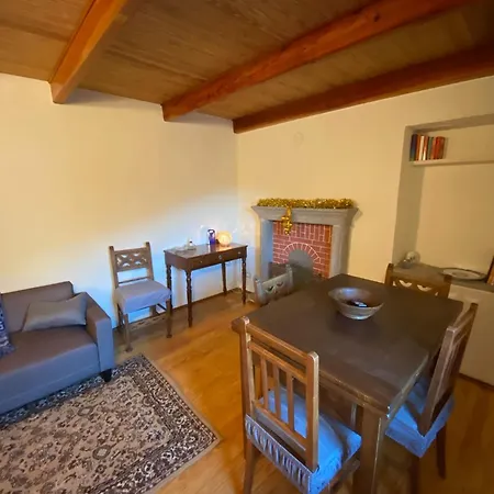 La Casa Gialla, Rosazza, Biella *
