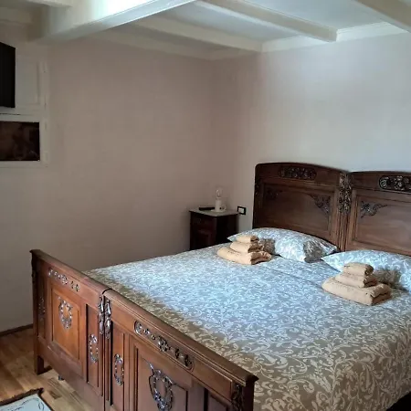 La Casa Gialla, Rosazza, Biella *