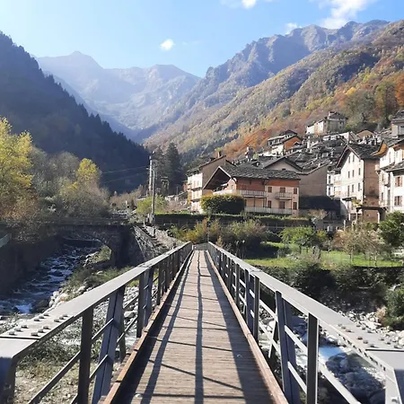 Casa vacanze La Casa Gialla Rosazza, Biella *