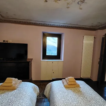 Holiday home La Casa Gialla, Rosazza, Biella Rossaza