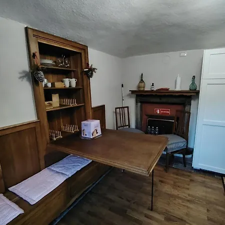 Casa vacanze La Casa Gialla Rosazza, Biella *