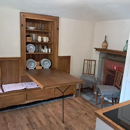 La Casa Gialla, Rosazza, Biella Holiday home *