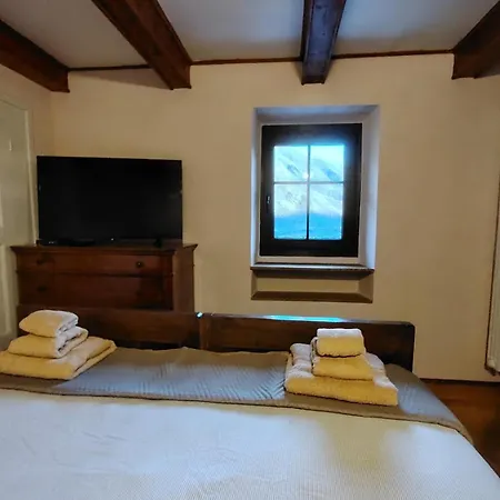 Casa vacanze La Casa Gialla Rosazza, Biella *