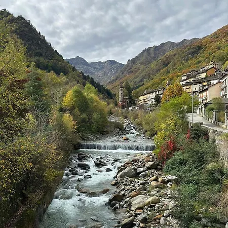 La Casa Gialla, Rosazza, Biella Holiday home