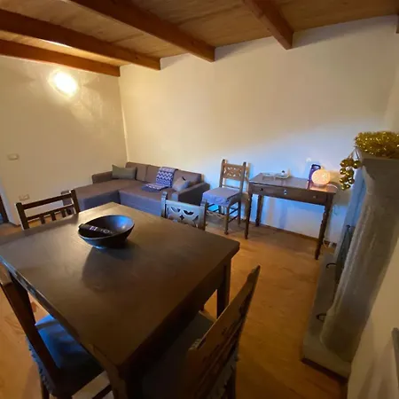 La Casa Gialla, Rosazza, Biella Holiday home *