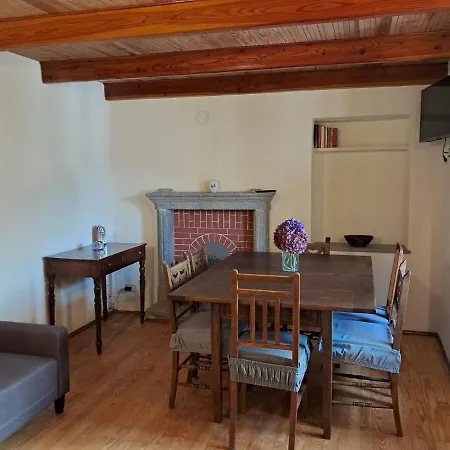 La Casa Gialla, Rosazza, Biella *