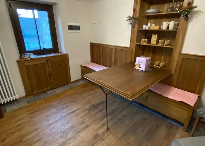 La Casa Gialla Rosazza, Biella Rossaza