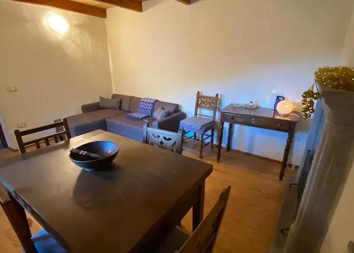 La Casa Gialla Rosazza, Biella Vakantiehuis *